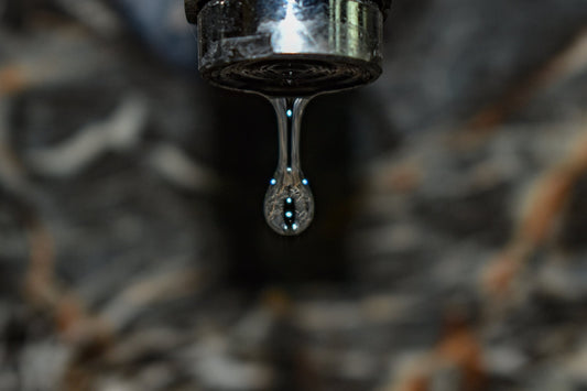 Common Mistakes When Using Water and Oil on Hair - Natures Melanin