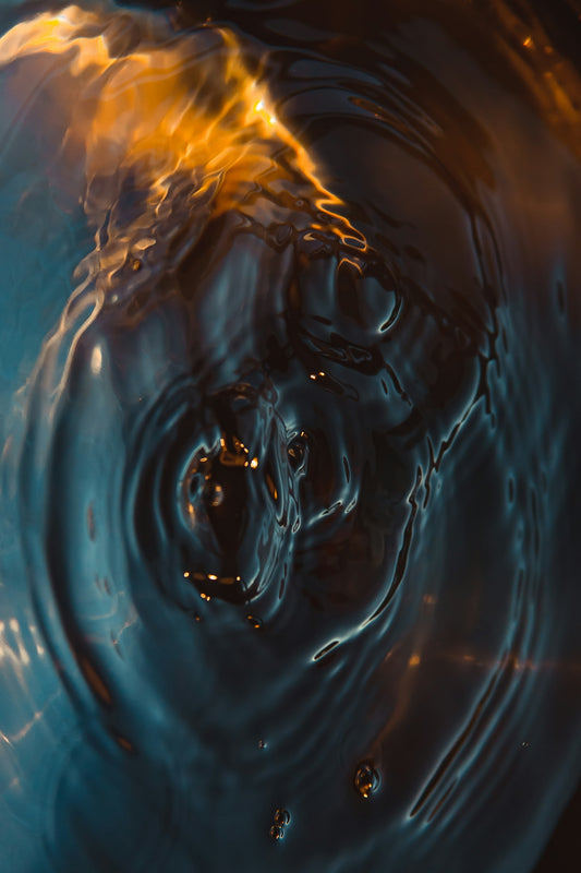 water drop in close up photography