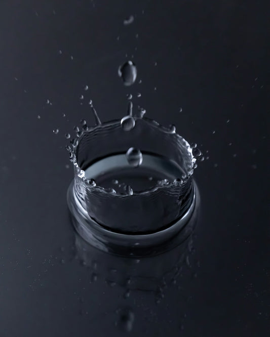 Myths and Facts About Using Water vs Oil for Hair - Natures Melanin